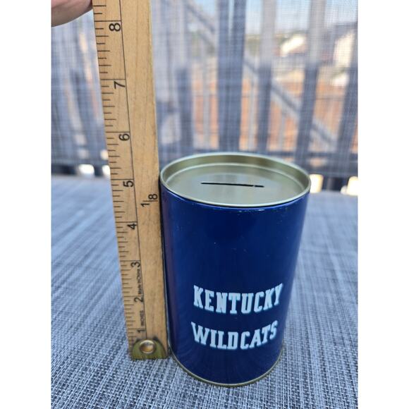 Vintage Kentucky Wildcats Blue Metal Coin Bank UK  5 Inches Made In Hong Kong - Picture 8 of 10